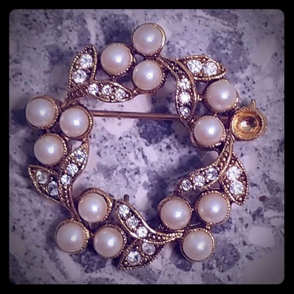 2 for $20 VTG Gold, Pearl & Rhinestone Wreath Pin